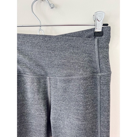 🌈 Lululemon Gear Up Crop (17") Gray w/ Mesh & Reflective Piping ⭐️ EUC - Picture 7 of 16